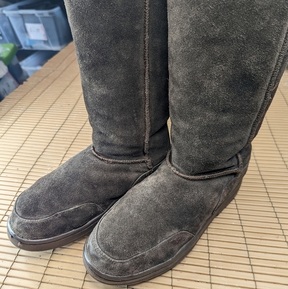 UGG Australia 5225 Ultra Tall Classic Boots Chocolate Womens sz 8 F8007A. Heel r - Picture 1 of 10